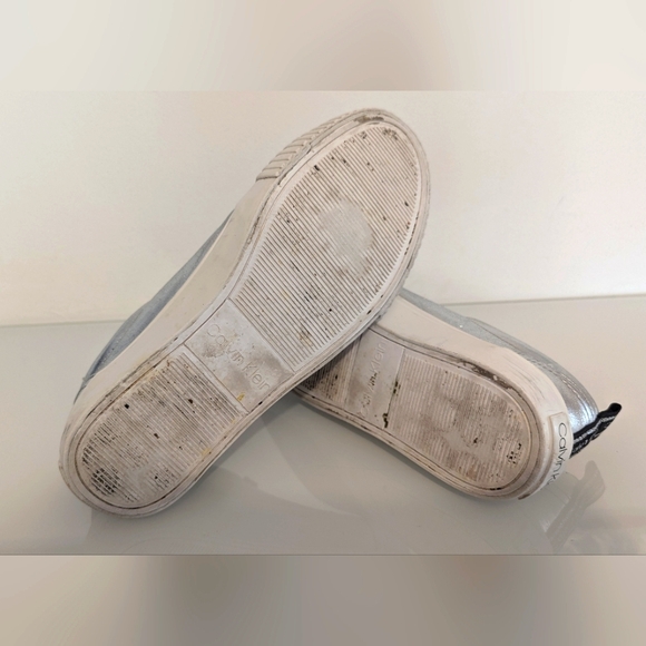 Calvin Klein Lariss Silver sneakers 8US - Picture 5 of 5